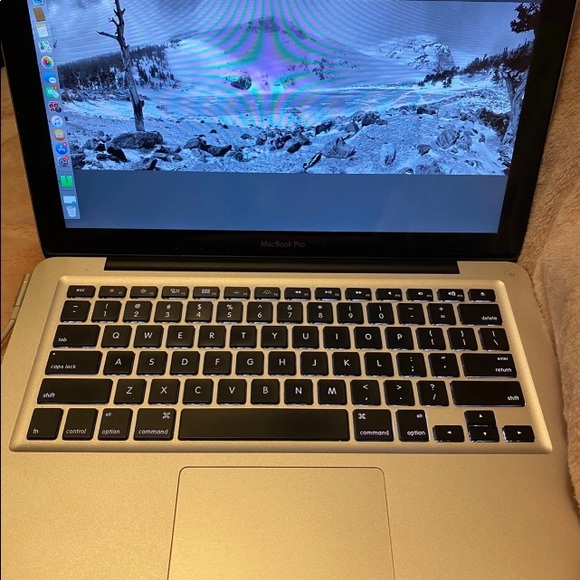 Macbook pro - Picture 3 of 4